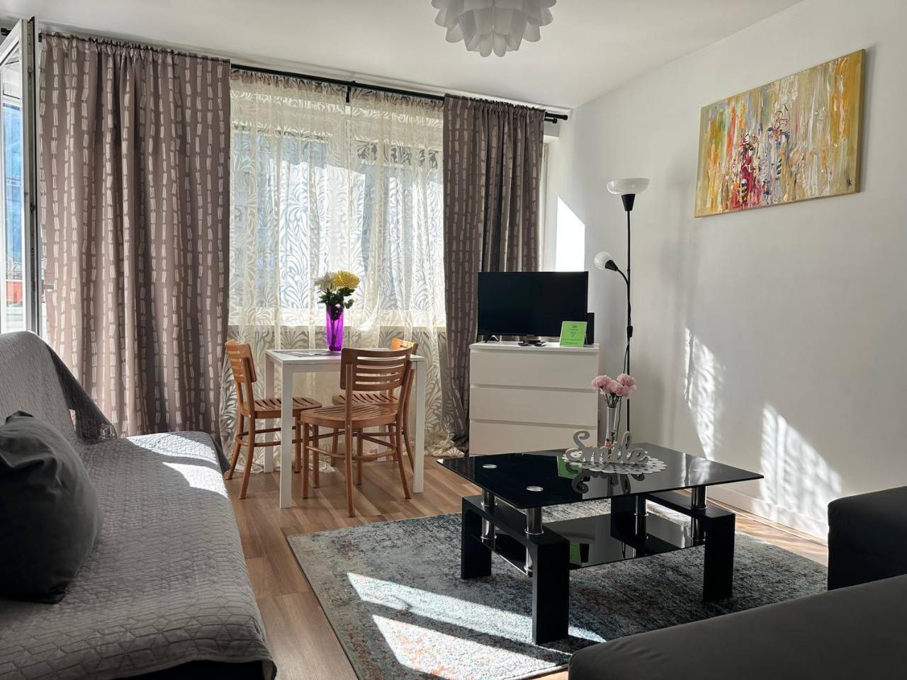 5Centrum Stanislawa Moniuszki10 Wi-Fi 1Gb Sek Warsaw Luaran gambar
