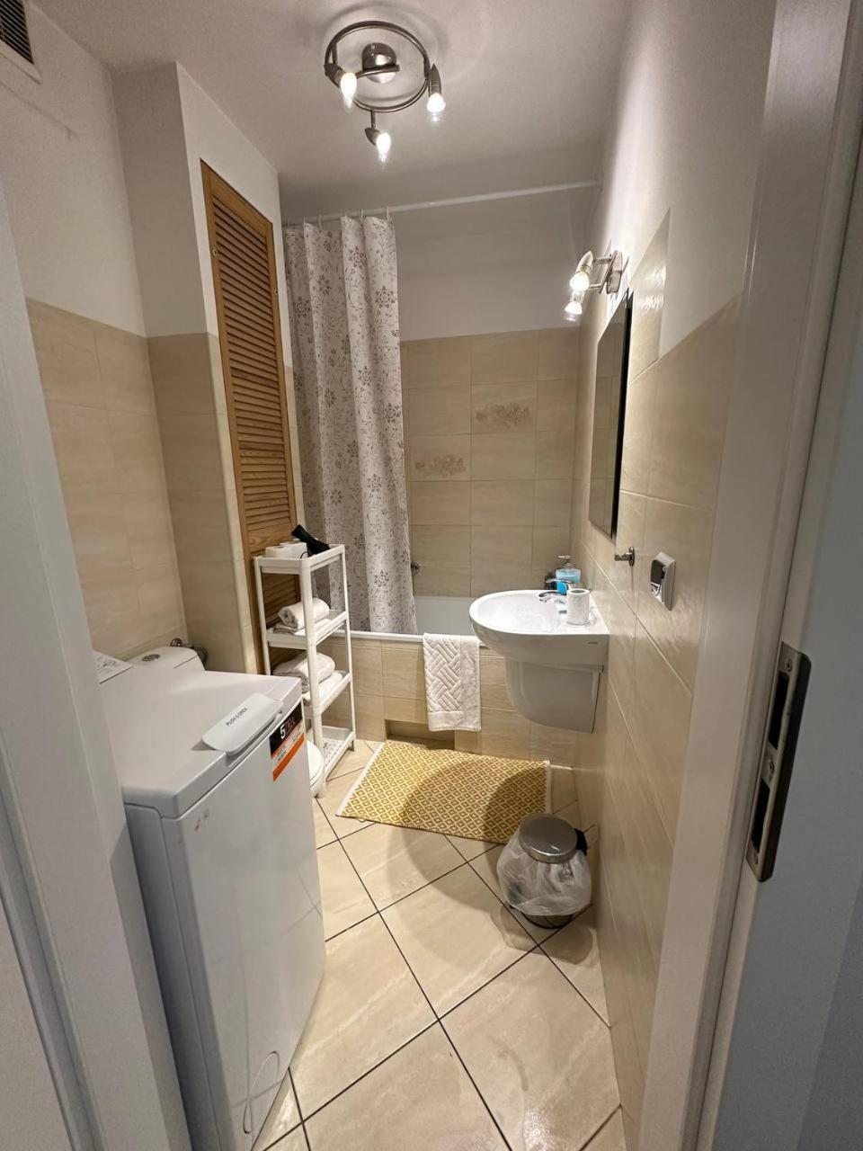 5Centrum Stanislawa Moniuszki10 Wi-Fi 1Gb Sek Warsaw Luaran gambar