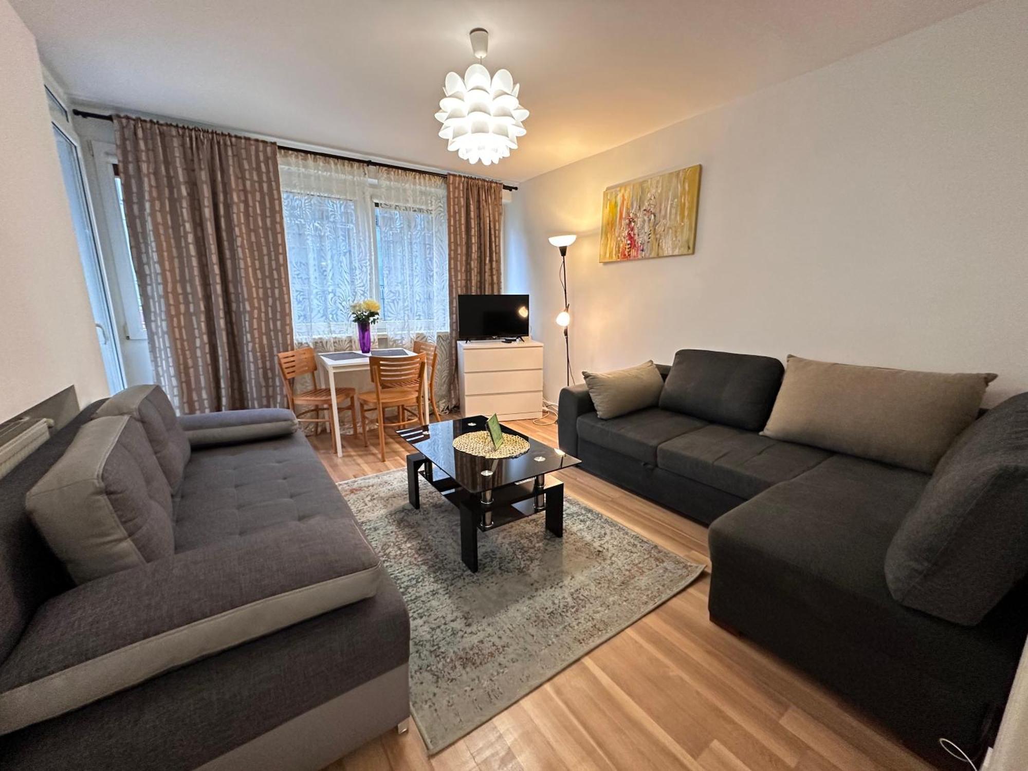 5Centrum Stanislawa Moniuszki10 Wi-Fi 1Gb Sek Warsaw Luaran gambar